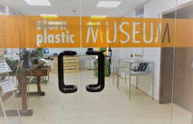 sternplastic Hellstern GmbH & Co.KG Kunststoff- und Keramikspritzguss Formenbau und Design
